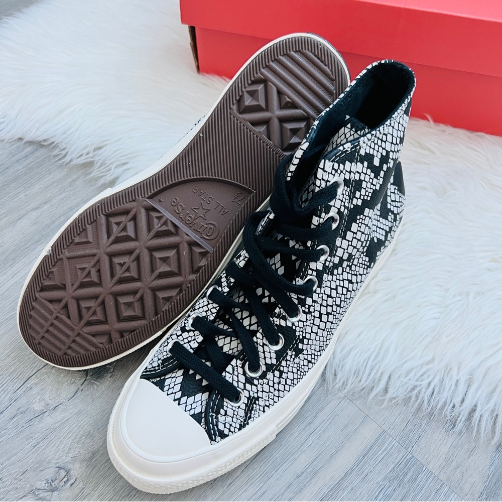 NWT Converse Chuck 70 Hi Women’s Shoes - Picture 4 of 8